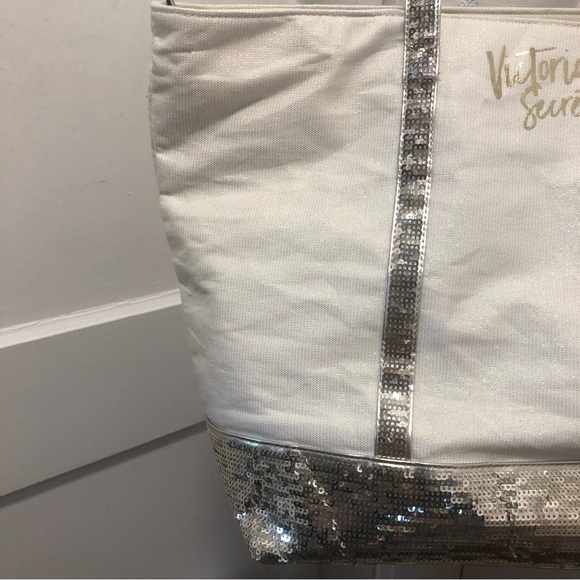 Victoria’s Secret ladies tote overnight bag purse - Picture 3 of 9